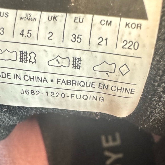 STRØYE Trust None- Purple and Black size 3 high tops - Picture 10 of 10